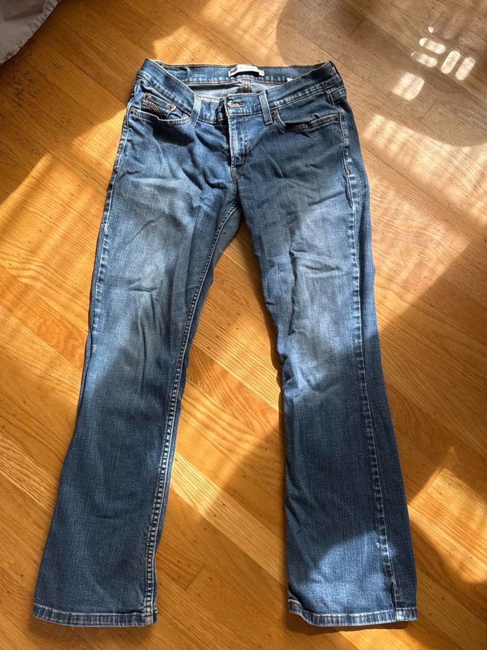 Levi's Women's Bootcut Jeans in Medium Blue Wash